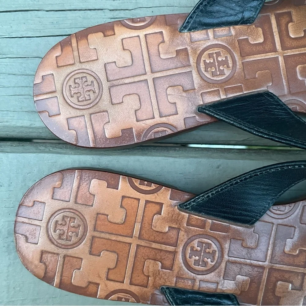 Tory Burch Thora black leather flip flop sandals size 7 M